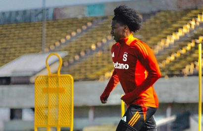 Ángelo Preciado avanza en su recuperación y vuelve a entrenar con balón