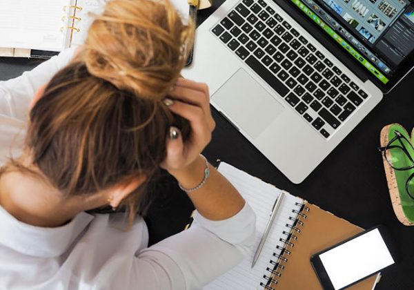 Ansiedad silenciosa: El mal oculto de los profesionales jóvenes