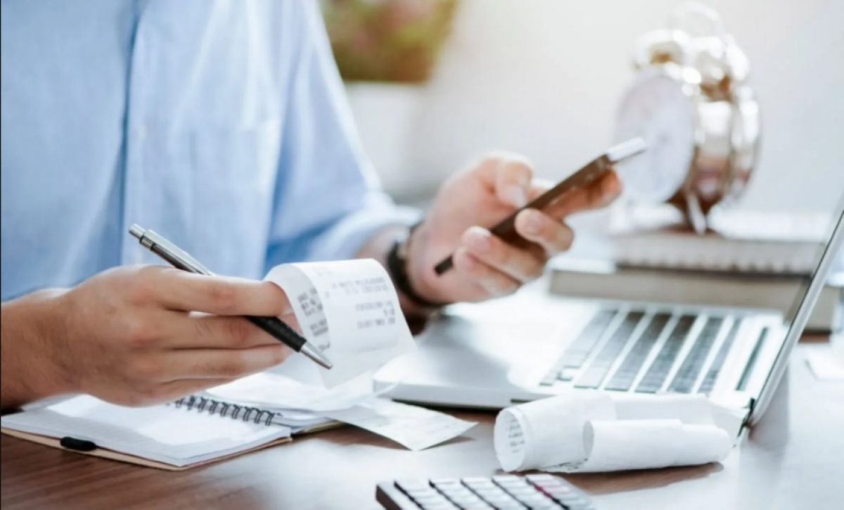 Antes de refinanciar, es fundamental evaluar la situación financiera personal.