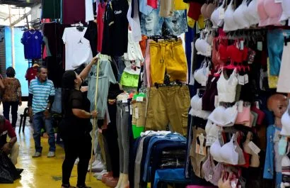 Anuncio gubernamental sobre décimo de noviembre impacta la planificación de comerciantes en Portoviejo