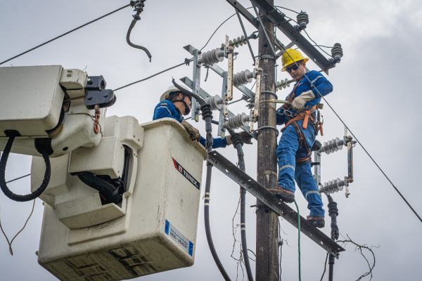 Apagón dejó a cuatro cantones de tres provincias sin servicio eléctrico; dos de Santo Domingo, uno de Manabí y uno de Pichincha