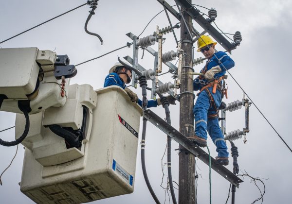 Apagón dejó a cuatro cantones de tres provincias sin servicio eléctrico; dos de Santo Domingo, uno de Manabí y uno de Pichincha