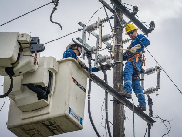 Apagón dejó a cuatro cantones de tres provincias sin servicio eléctrico; dos de Santo Domingo, uno de Manabí y uno de Pichincha