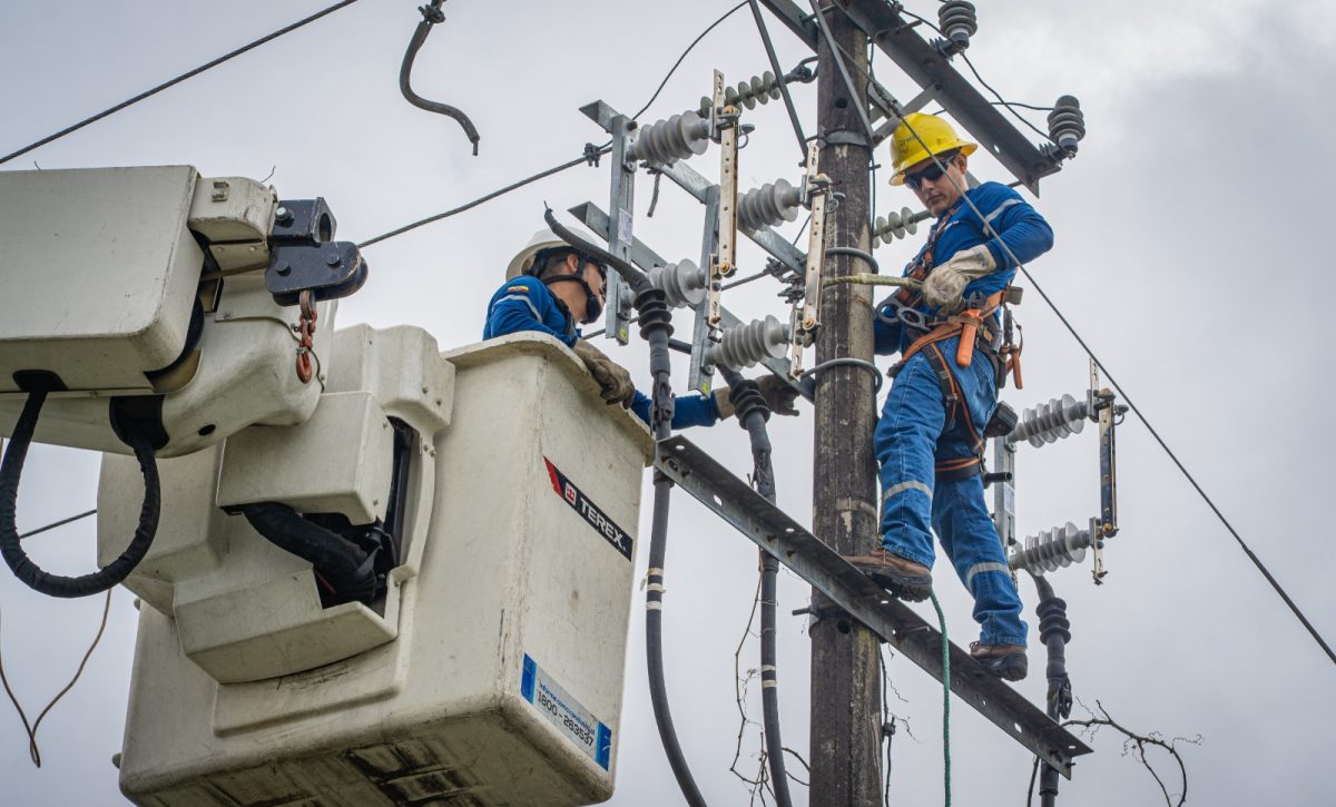 Apagón dejó a cuatro cantones de tres provincias sin servicio eléctrico; dos de Santo Domingo, uno de Manabí y uno de Pichincha