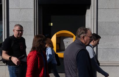 Apagón en España: tránsito colapsado, colas en cajeros de supermercados y cajeros de Madrid