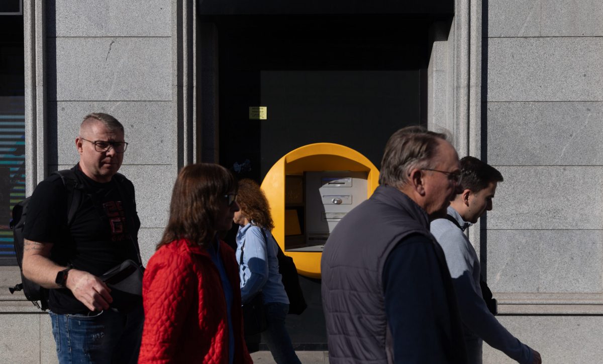 Apagón en España: tránsito colapsado, colas en cajeros de supermercados y cajeros de Madrid