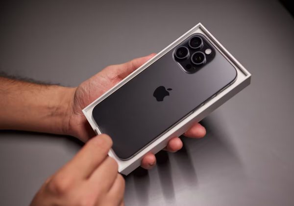 Apple trabaja en un nuevo iPhone curvo fabricado principalmente con vidrio