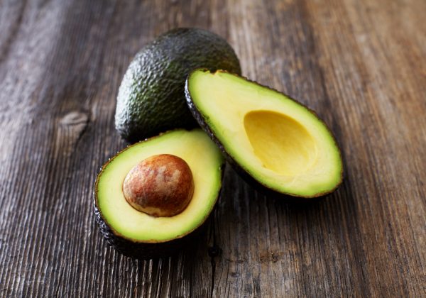 Aprende a elegir aguacates en su punto