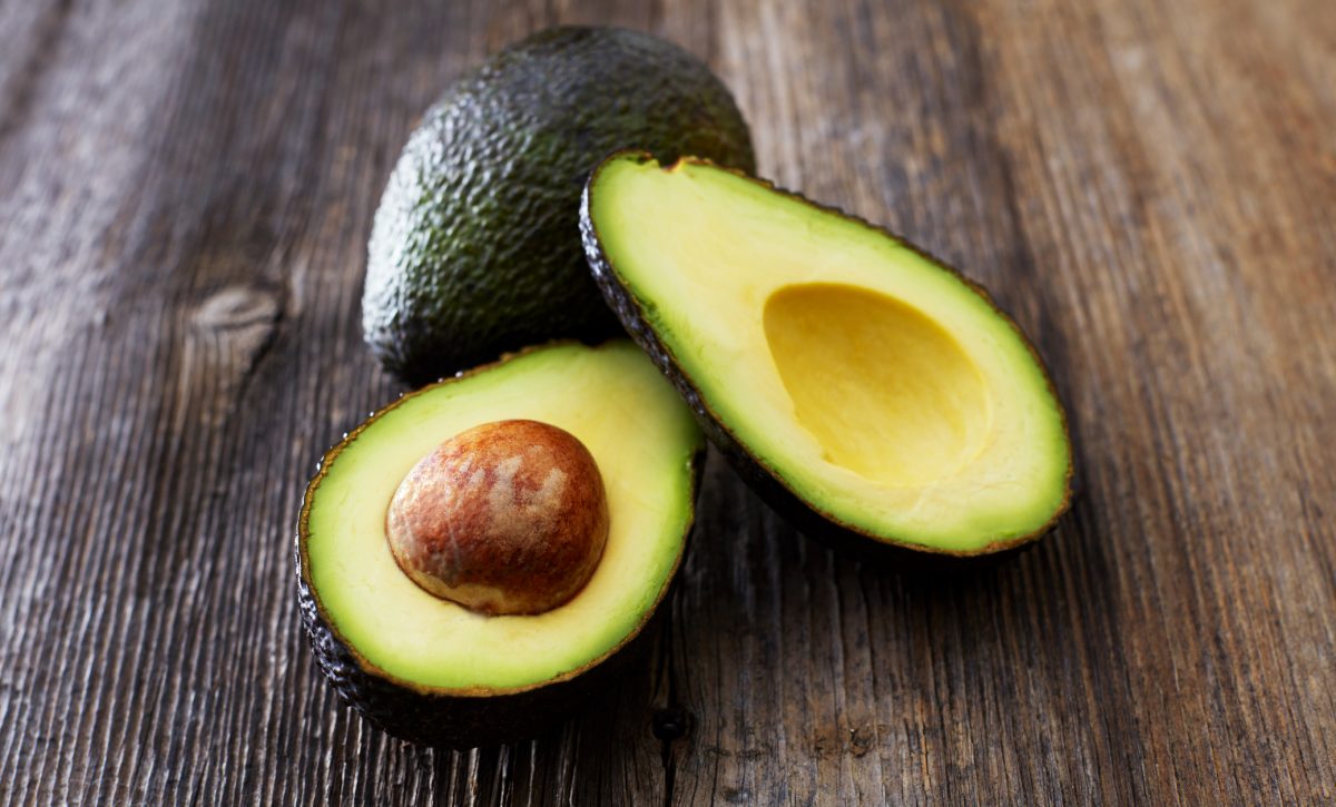 Aprende a elegir aguacates en su punto