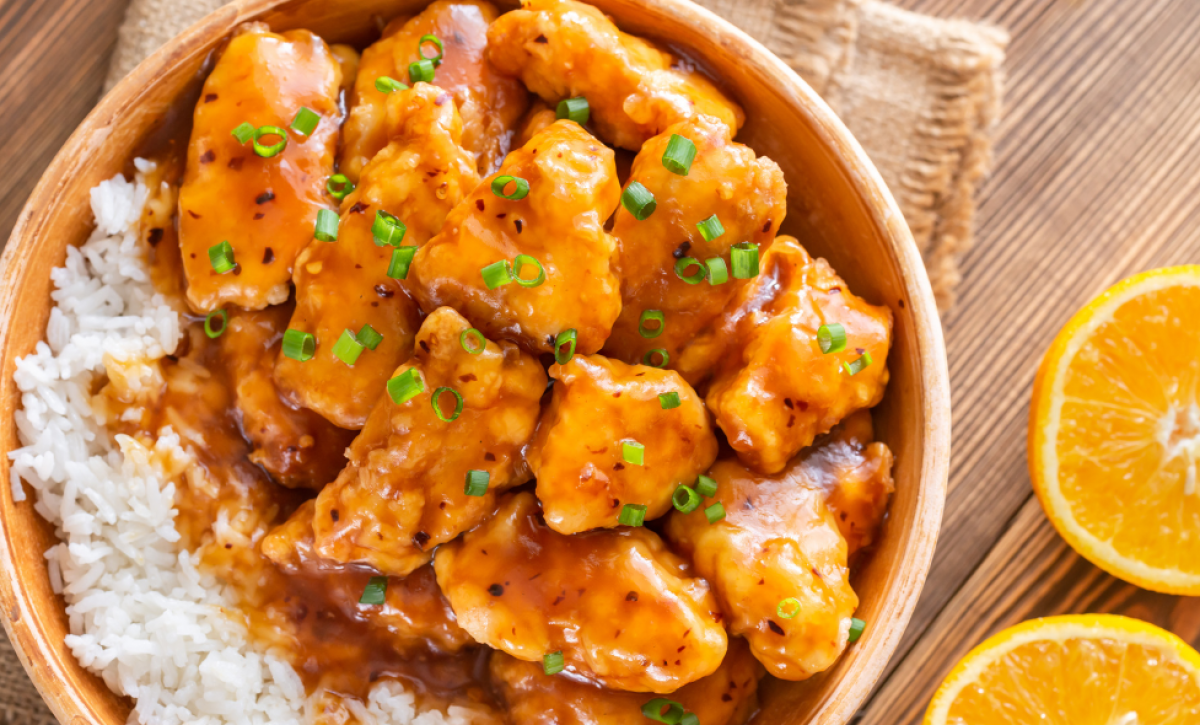 Aprende a preparar pollo a la naranja con un irresistible toque asiático