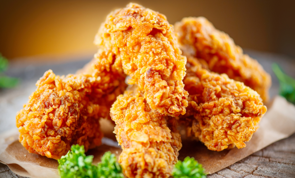 Aprende a preparar un pollo apanado ultra crujiente que todos amarán
