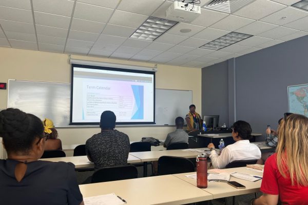 Aprender inglés: guía útil para migrantes ecuatorianos con poco tiempo y dinero