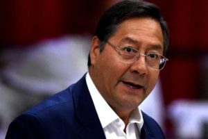 Arce desafía a Morales y ordena desbloquear vía estratégica.