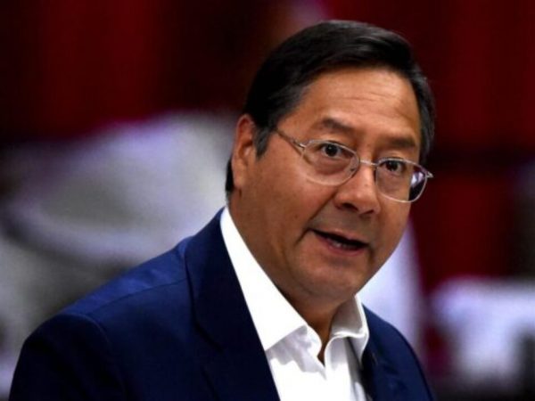 Arce desafía a Morales y ordena desbloquear vía estratégica.