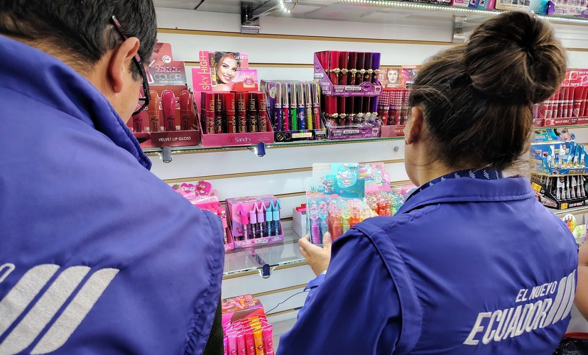 Arcsa decomisó más de 80 mil cosméticos irregulares a nivel nacional: ¿Qué productos fueron incautados?