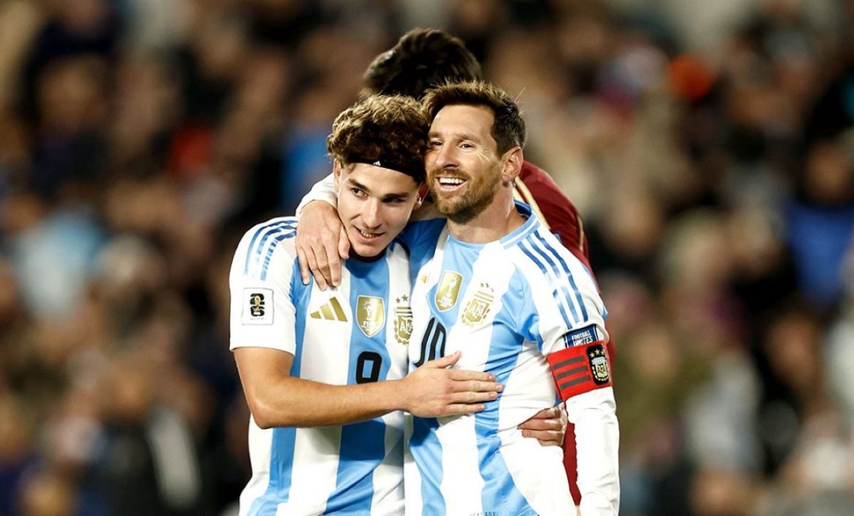 Julián Álvarez y Lionel Messi están en la lista de convocados de Argentina para medir a Venezuela y Puerto Rico en amistosos.