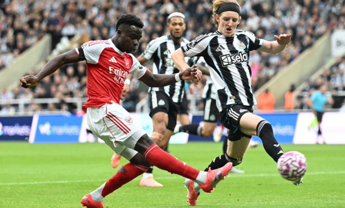 Arsenal supera a Newcastle en jornada 6 de Premier League sin Piero Hincapié.