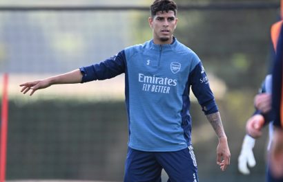 Arteta confirma disponibilidad de Hincapié para el partido ante Nottingham Forest