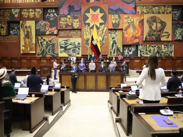 Asamblea Nacional aprueba reforma que permite bases militares extranjeras en Ecuador