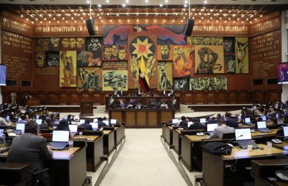 Asamblea Nacional bloquea investigación a pensiones vitalicias de exmandatarios propuesta por Revolución Ciudadana