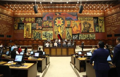Asamblea Nacional debate presencia de bases militares extranjeras en Ecuador con informe favorable para reforma constitucional