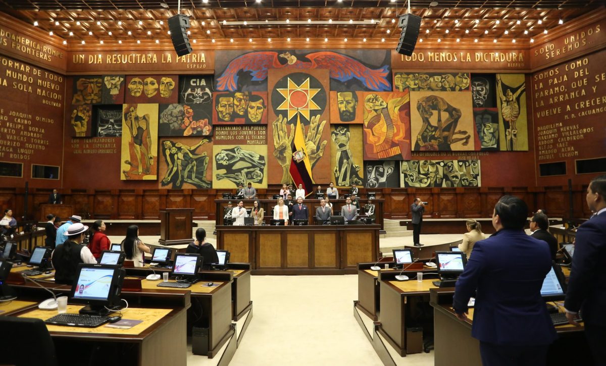 Asamblea Nacional debate presencia de bases militares extranjeras en Ecuador con informe favorable para reforma constitucional