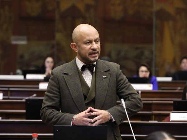 Asambleísta Andrés Castillo presenta propuesta para endurecer penas a menores involucrados en el crimen organizado