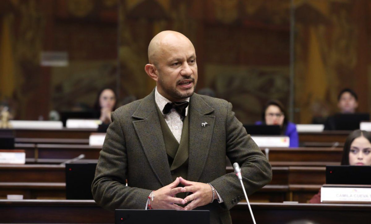 Asambleísta Andrés Castillo presenta propuesta para endurecer penas a menores involucrados en el crimen organizado