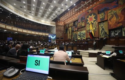Asambleístas ecuatorianos acumulan multas por más de $50.000 por impuntualidad e inasistencias en la Asamblea Nacional