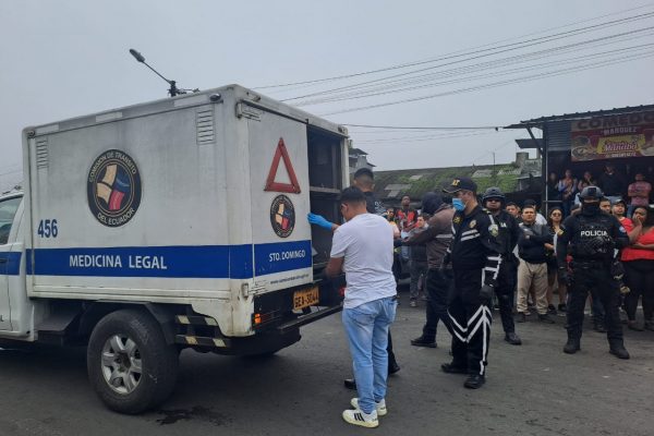 Asesinan a cuidador de vehículos frente al Mercado de Mariscos en Santo Domingo