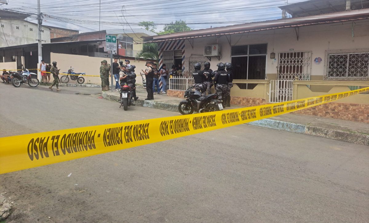 Asesinan a un hombre en el interior de una barbería de Portoviejo