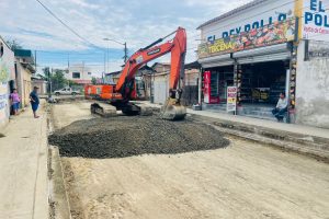 Asfaltarán dos calles de Charapotó que conectan con la vía a Correagua