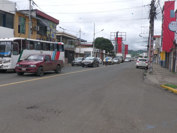 Así es el estado del tráfico vehicular saliendo de casa este viernes 4 de abril