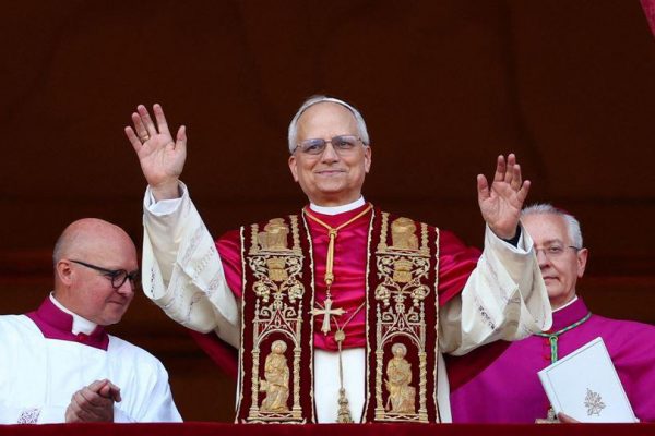 Así es el retrato y el escudo oficial del papa León XIV: un mensaje de sobriedad y conexión con la Orden de San Agustín