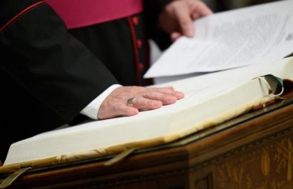 Así juraron secreto los encargados del cónclave 2025 en el Vaticano