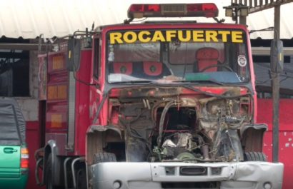 Así se encuentra el vehículo del Cuerpo de Bomberos del cantón Rocafuerte. IMAGEN DE MANAVISIÓN