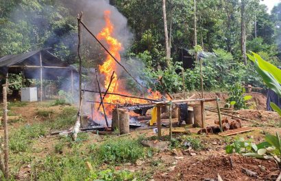 ¡Ataque Aéreo en Alto Punino! Destruyen Maquinaria de Minería Ilegal en Orellana