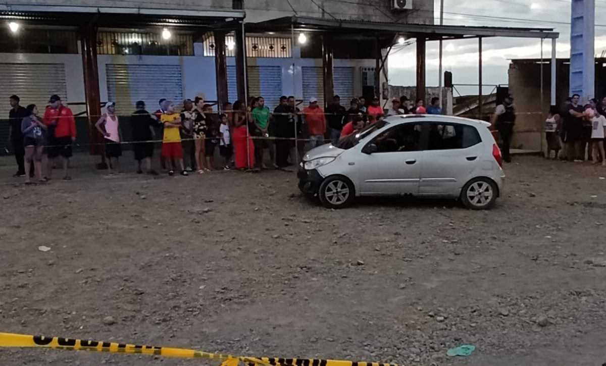 Ataque armado en Buena Fe sicarios en moto disparan contra auto y dejan un muerto y tres heridos