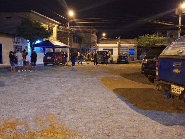 Ataque sicario deja dos muertos y dos heridos en un parque de Portoviejo