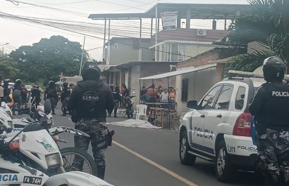 Ataque sicario deja un muerto y dos heridos en barrio de Manta