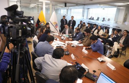 ¡Atención Ecuador! Descubre cómo la nueva Ley de Gestión Pública puede ahorrar millones al país