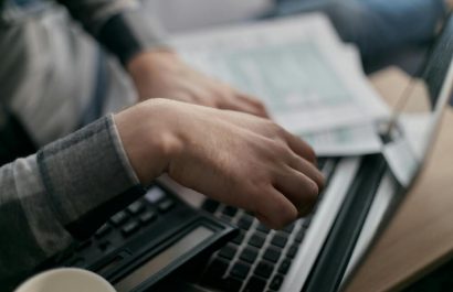 Atención SRI actualiza reglas para anular facturas electrónicas