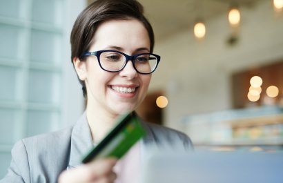 Atención de bancos en Ecuador durante el feriado por el Día del Trabajador horarios y servicios disponibles