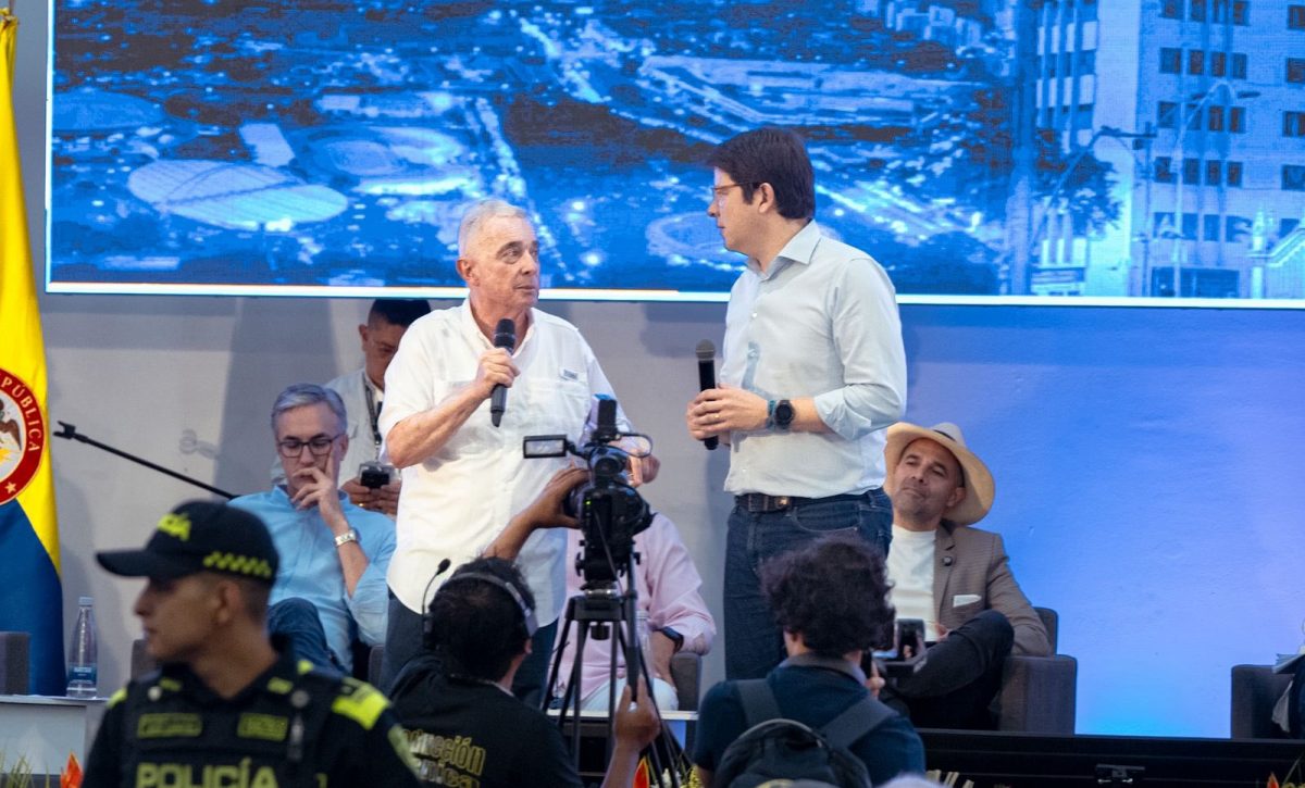 Atentado a Miguel Uribe Turbay Fiscalía apunta a motivos políticos, Petro lo cuestiona