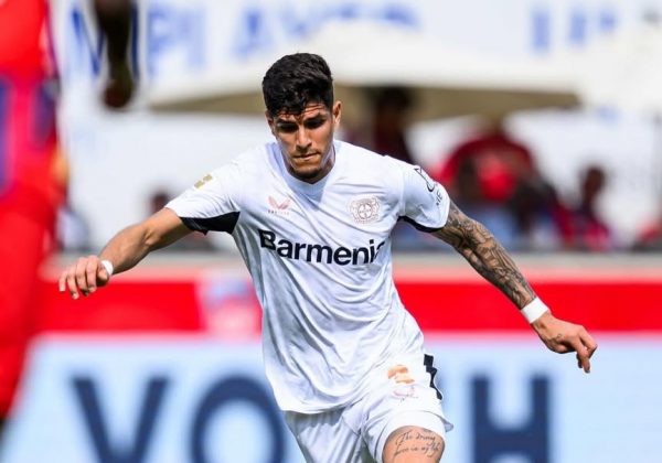 Atlético Madrid reactiva la negociación con el ecuatoriano Piero Hincapié