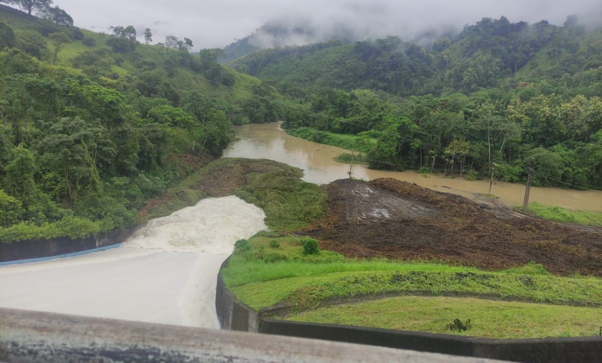 Aumento del caudal del río Grande provoca inundaciones en la parroquia Ayacucho