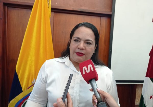 Aurora Valle asume la Gobernación de Manabí con enfoque en seguridad y servicios
