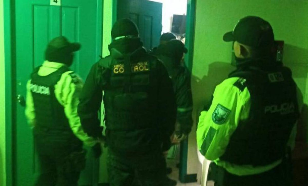 Autoridades clausuran prostíbulo ilegal en Quito y rescatan a tres menores