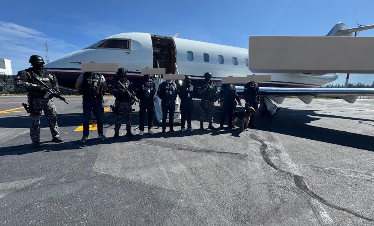 Autoridades de Ecuador entregan a líderes de red de narcotráfico a la justicia de Estados Unidos