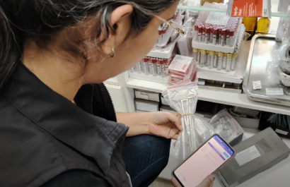 Autoridades de salud clausuran establecimientos por venta de fármacos sin registro sanitario